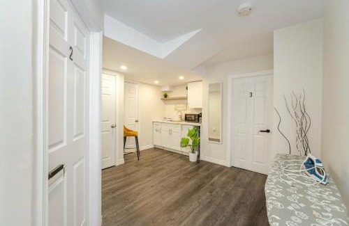 Oakville House | Cozy basement suites Oakville