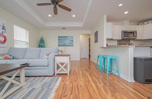 Rockport House | Cozy Bay House with Screened Front Porch/Covered Parking/Walking Distance to Bay