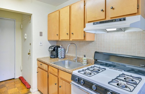 North Bay Shore Condo | Cozy Bay Shore Condo Near Museums & Outdoor Rec!