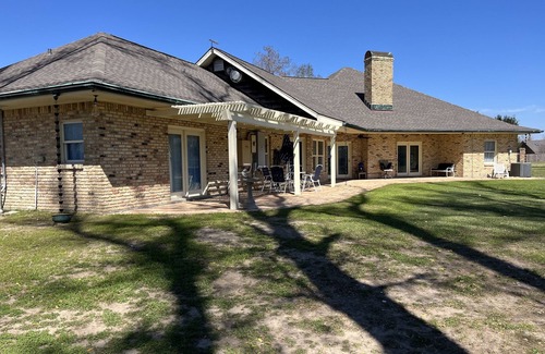 Bourg House | COZY BAYOU - Spacious Home on Bayou Petit Caillou. nSLEEPS 14