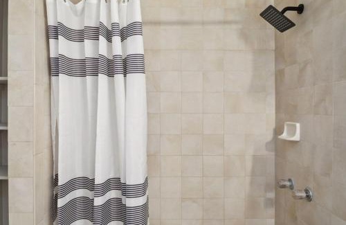Ballast Point Apartment | Cozy Bayshore - A Home Away From Home!