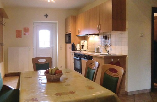 Weweler House | Cozy home in Steffeshausen-Burg Reuland