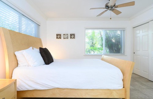 Hendricks and Venice Isles Apartment | Cozy Beach Apt, Las Olas Blvd.
