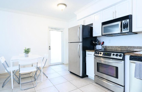 Hendricks and Venice Isles Apartment | Cozy Beach Apt, Las Olas Blvd.