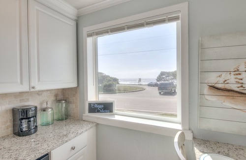 Roads End House | Cozy Beach Beauty is Steps from Roads End State Park!