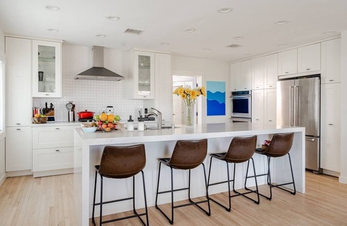 North Pacific Beach House | Cozy Beach Bungalow - Newly Remodeled! - Outdoor Dining and AC
