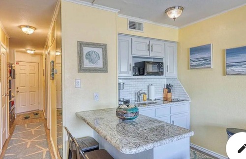 North Beach Condo | Cozy Beach Condo with walking beach access from property.
