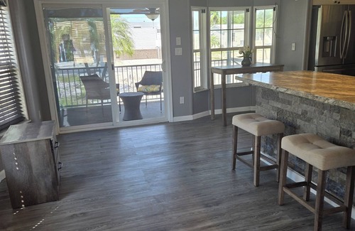 Iona House | Cozy beach cottage.just a few miles from Ft Myers, Sanibel and Bunche beaches