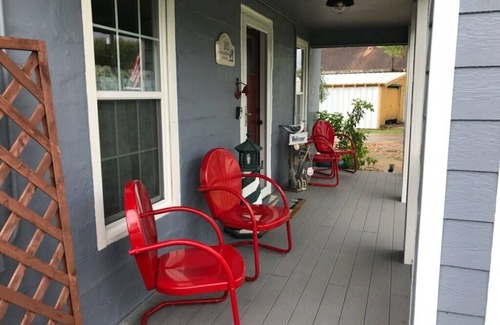 Port Lavaca House | Cozy beach cottage, approximately 3 blocks from the beach. Pet friendly!