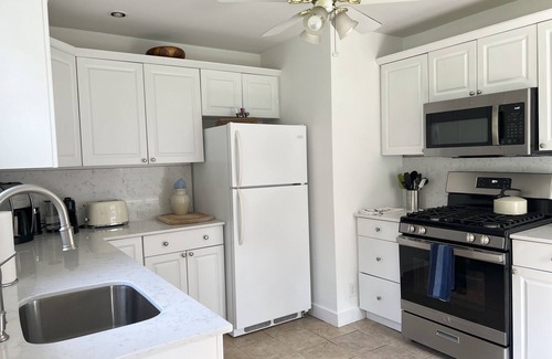 North Sea Cottage | COZY BEACH COTTAGE on Towd Point w/pool and only 5 mins from the beach!