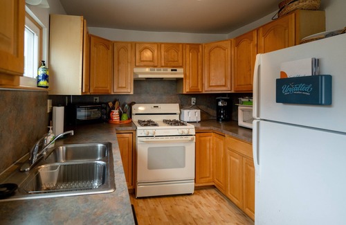 Bluffton Cottage | Cozy Beach Cottage w/Amazing Lake Views, Beach