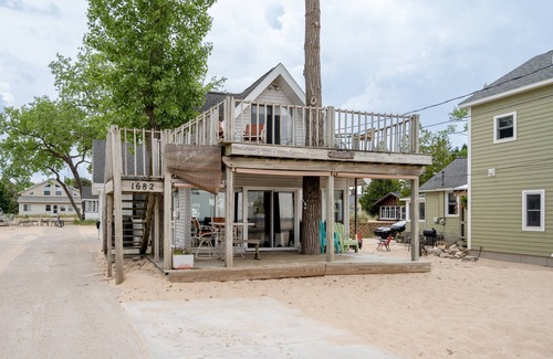 Bluffton Cottage | Cozy Beach Cottage w/Amazing Lake Views, Beach