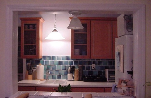 Long Beach Apartment | Cozy Beach Getaway - 1000' from Ocean/Boardwalk; 6 blocks from LIRR