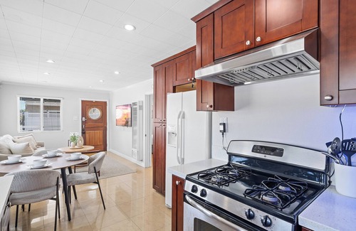Seal Beach Bed & Breakfast | Cozy Beach Home Steps to Sand