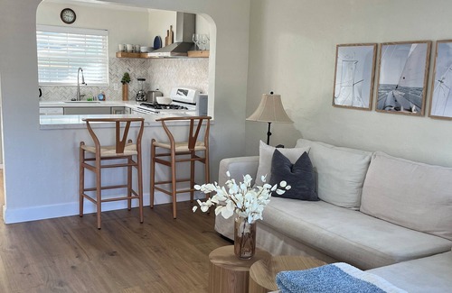 Eastside Santa Cruz House | COZY BEACH HOUSE near YACHT HARBOR