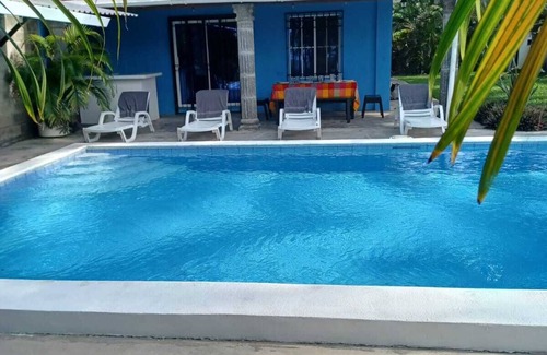 San Luis Talpa House | Cozy Beach House in front of the ocean with a private outdoor pool!