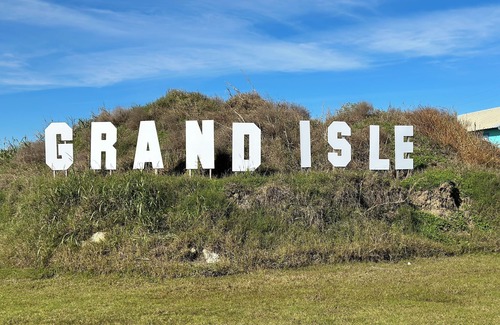 Grand Isle House | Cozy beach house