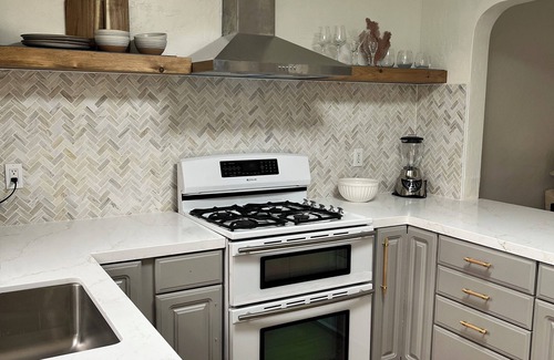Eastside Santa Cruz House | COZY BEACH HOUSE w/GUEST house sleeps 4 totalneach unit 2 guests PET FRIENDLY