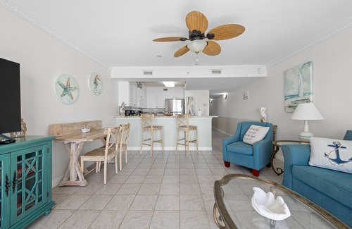 Fort Walton Beach Condo | Cozy Beachfront Getaway! Excellent Balcony View & Beach Service Mar-Oct. nn