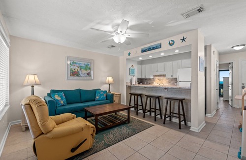 Holiday Beach Condo | Cozy beachfront condo on the first floor.