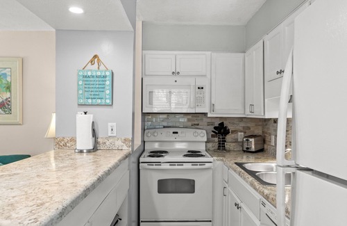 Holiday Beach Condo | Cozy beachfront condo on the first floor.
