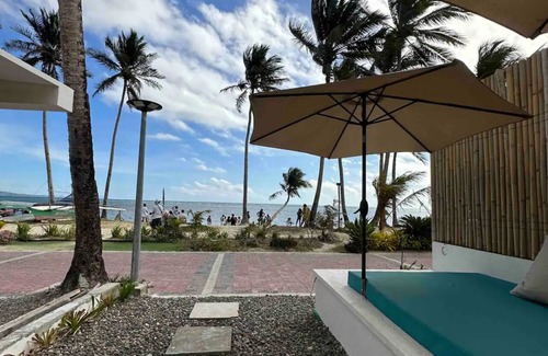 Aklan Province Apartment | Cozy BEACHFRONT apartment in lovely Bulabog Beach, Boracay with WiFi, AC,NETFLIX