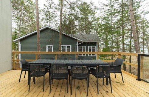 Wymbolwood Beach Cottage | Cozy Beachfront Cottage: Private Beach, Hot Tub
