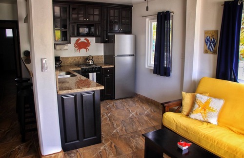Glover's Reef Apartment | Cozy Beachfront Suite for Couples, Ground Floor