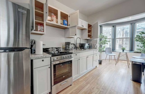 Lower East Side Apartment | Cozy Beachside Studio in McKinley Beach, BradySt