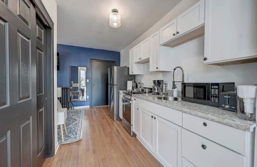 Lower East Side Apartment | Cozy Beachside Studio in McKinley Beach, BradySt