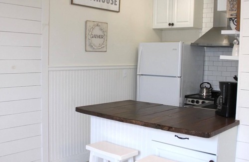 New Smyrna Beach Apartment | Cozy Beachside Cottage Studio