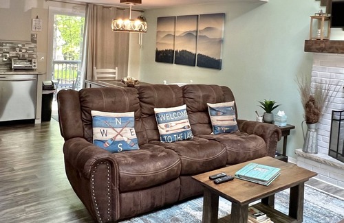Thornhurst House | Cozy Bear Lair in Arrowhead Lake Community - Pets Welcome