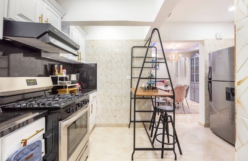 Antillas House | Cozy & Beautiful City Center House with JACUZZI in Santo Domingo