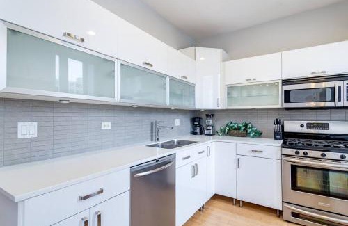 River North Apartment | Cozy Beautiful Downtown Unit CHI in Prime River North Location near Mag Mile - 2