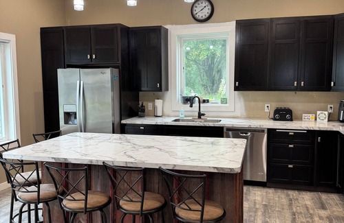Alexandria Cabin | Cozy, beautiful, family friendly, 3-bedroom, newly built cabin on Lake Latoka