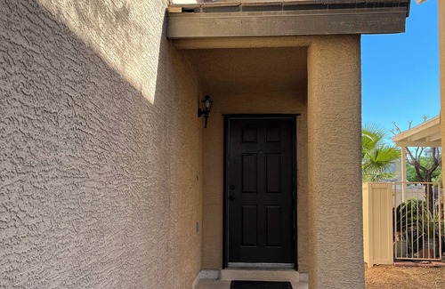 Sunrise Manor House | Cozy, beautiful & family friendly 3br home just minutes away from the strip!