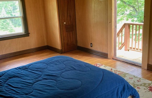 Hale Other | Cozy Beautiful log cabin situated on acreage next to East Stylus Lake