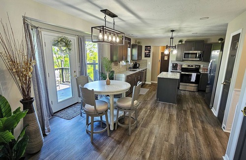 Fairfield House | Cozy, Beautiful, Lovely Home Away from Home. Perfect for family re-unions!
