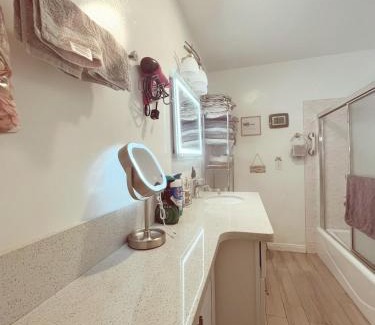 Bonita Apartment | Cozy Beautiful Private Home in Prime Location
