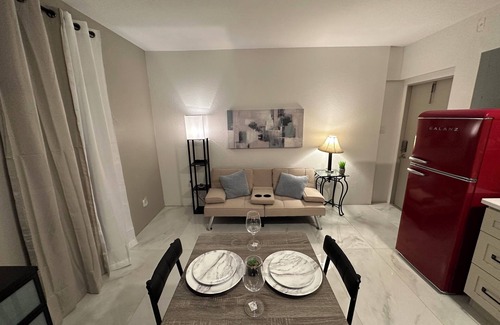 Orlando Apartment | Cozy, beautiful studio apartment perfect for weekend getaways for couples.