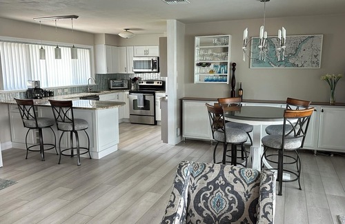 Pelican House | Cozy, beautiful, waterfront, pool house in a quiet neighborhood.