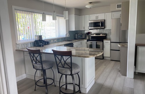 Pelican House | Cozy, beautiful, waterfront, pool house in a quiet neighborhood.