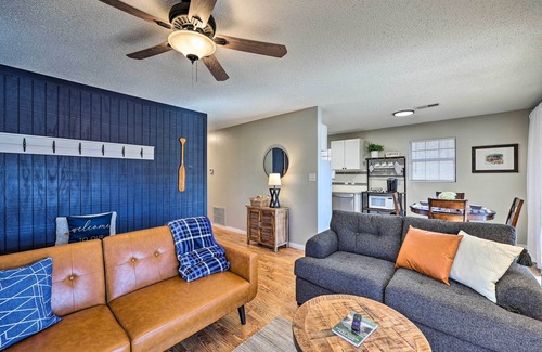 Powell Cabin | Cozy Beaver Lake Cabin w/Waterfront View & Kayaks