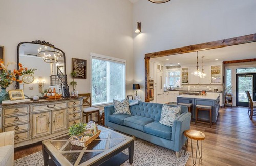 Southern Crossing House | Cozy Bend Home - Walk to Old Mill District!