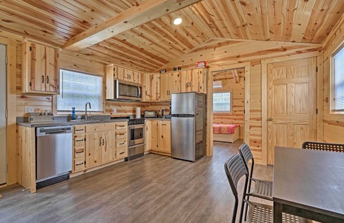 Bidwell Cabin | Cozy Bidwell Cabin w/Deck: Trail & Creek Access!