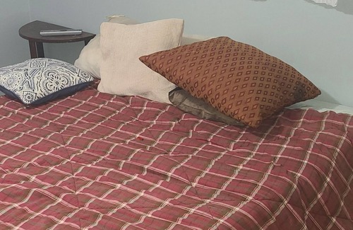 Newmarket House | Cozy Bl1 Bedroom Basment In Newmarket All Amenities + Playstation 4 & Netflix