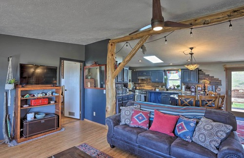 Hot Springs House | Cozy Black Hills Home on 13 Acres w/Deck & Views!