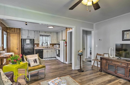Starkville Cottage | Cozy Blue Cottage in Starkville Near Dtwn!