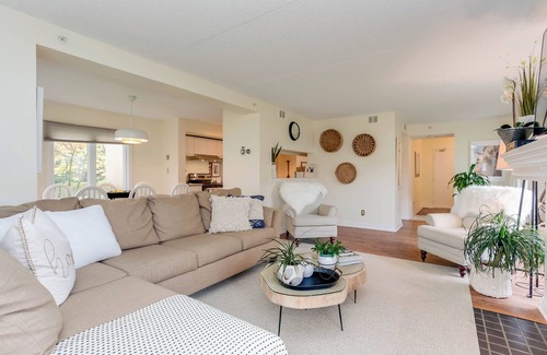The Blue Mountains Condo | Cozy Blue Mountain getaway w/a full kitchen, furnished deck, & gas grill