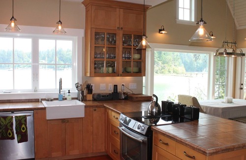 Rollingbay House | Cozy Boat House By The Bay